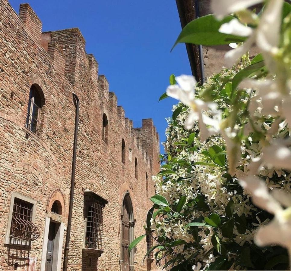 Palazzo Stiozzi Ridolfi Apartamento Certaldo Exterior foto